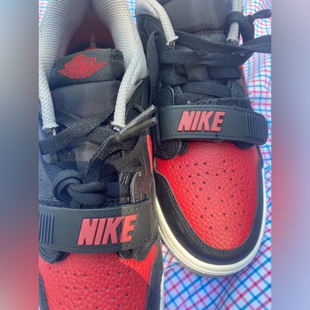 Nike - Picture 4 of 4